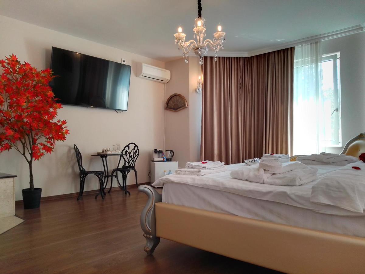 ホテルCasa Maria Roses Rîşnov エクステリア 写真