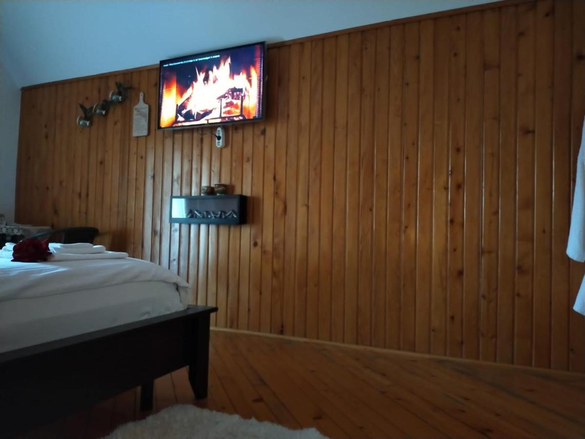 ホテルCasa Maria Roses Rîşnov エクステリア 写真