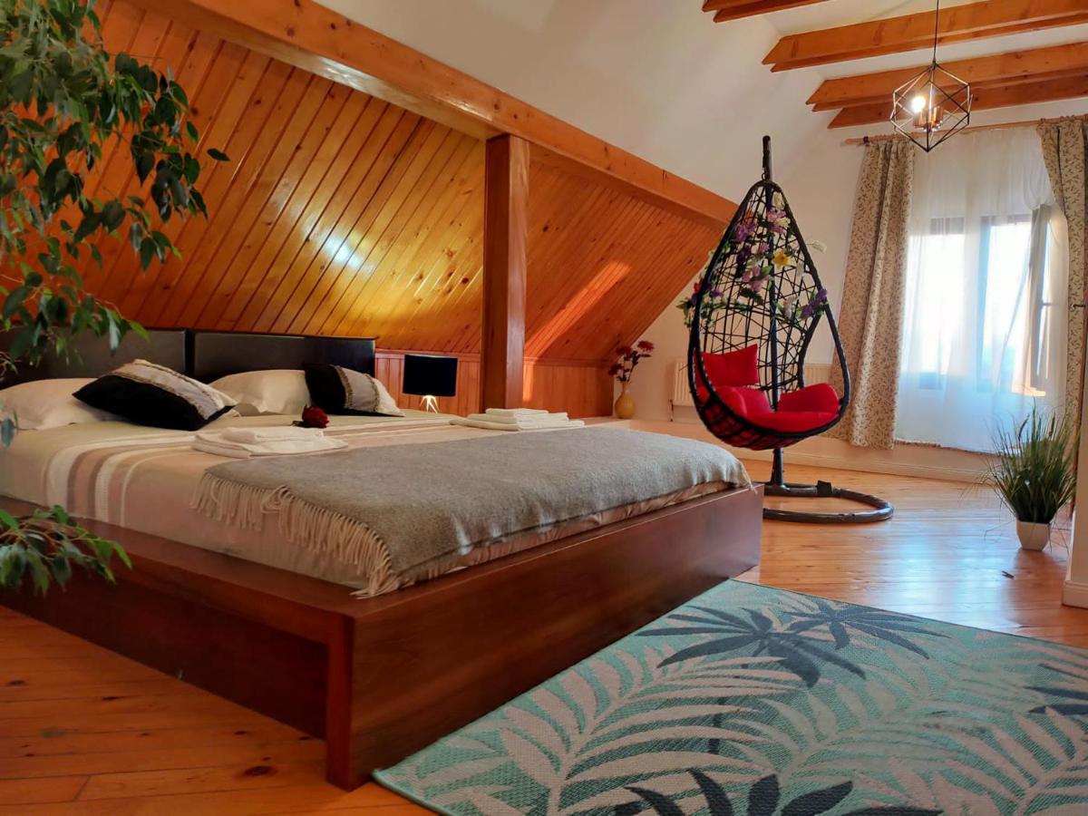ホテルCasa Maria Roses Rîşnov エクステリア 写真